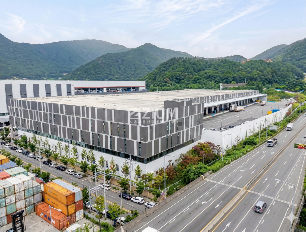 경남 창원진해구 두동 창고,경비실동 창원시 진해구 두동 16,520평 물류센터 임대 | 대로변 · 트레일러 진입 월세 매물번호 10692 사진 1