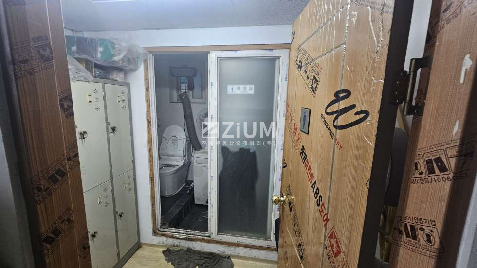남자화장실 사진 7