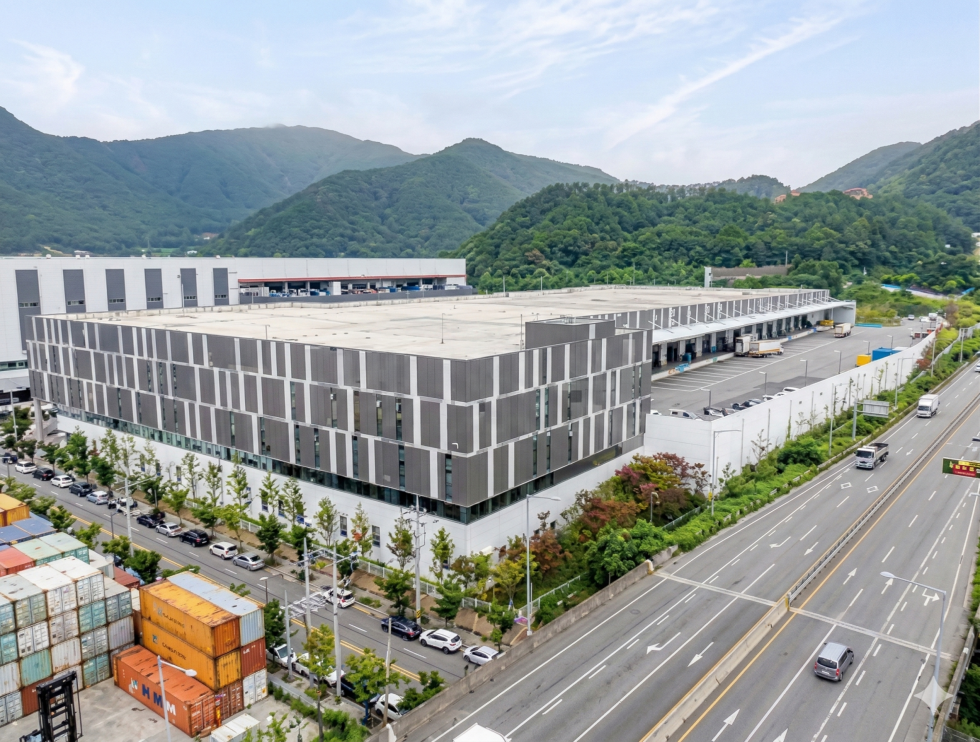 창원시 진해구 두동 16,520평 물류센터 임대 | 대로변 · 트레일러 진입 외관 사진